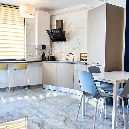 Aparthotel By R S 3*