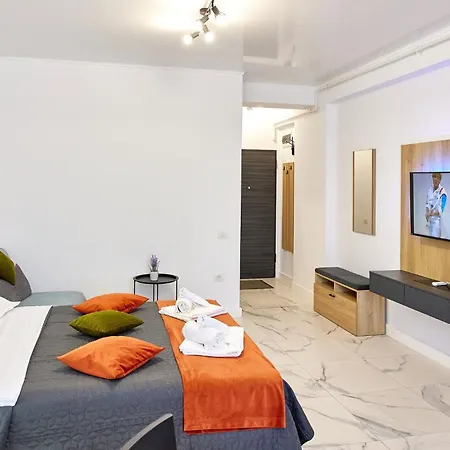 Aparthotel By R S