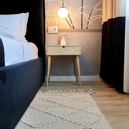 Aparthotel By R S *