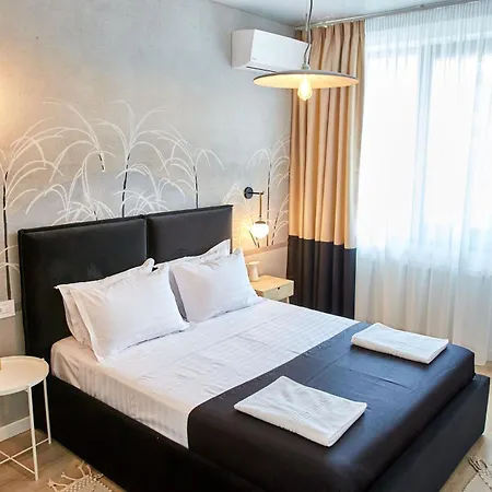 Aparthotel By R S *