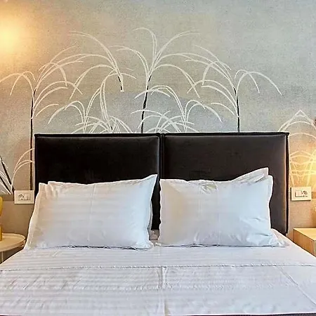Aparthotel By R S 3*